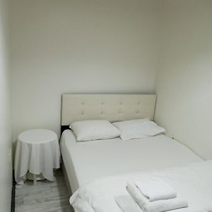 Deluxe Studio